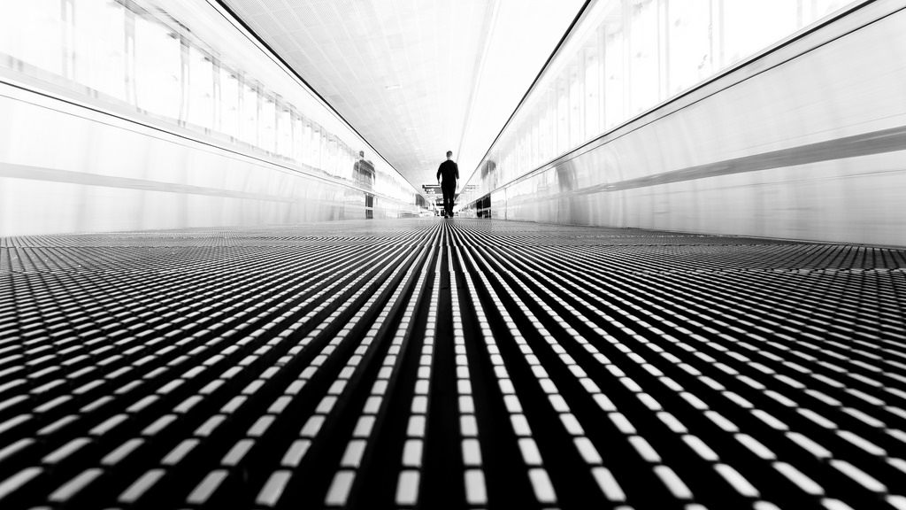 moving walkway in an airport